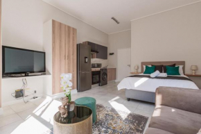 Bobo's Greenlee Lifestyle Studio Apartment